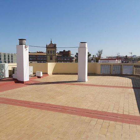 Misterhost San Bernardo Jardines De Murillo Sevilha Exterior foto